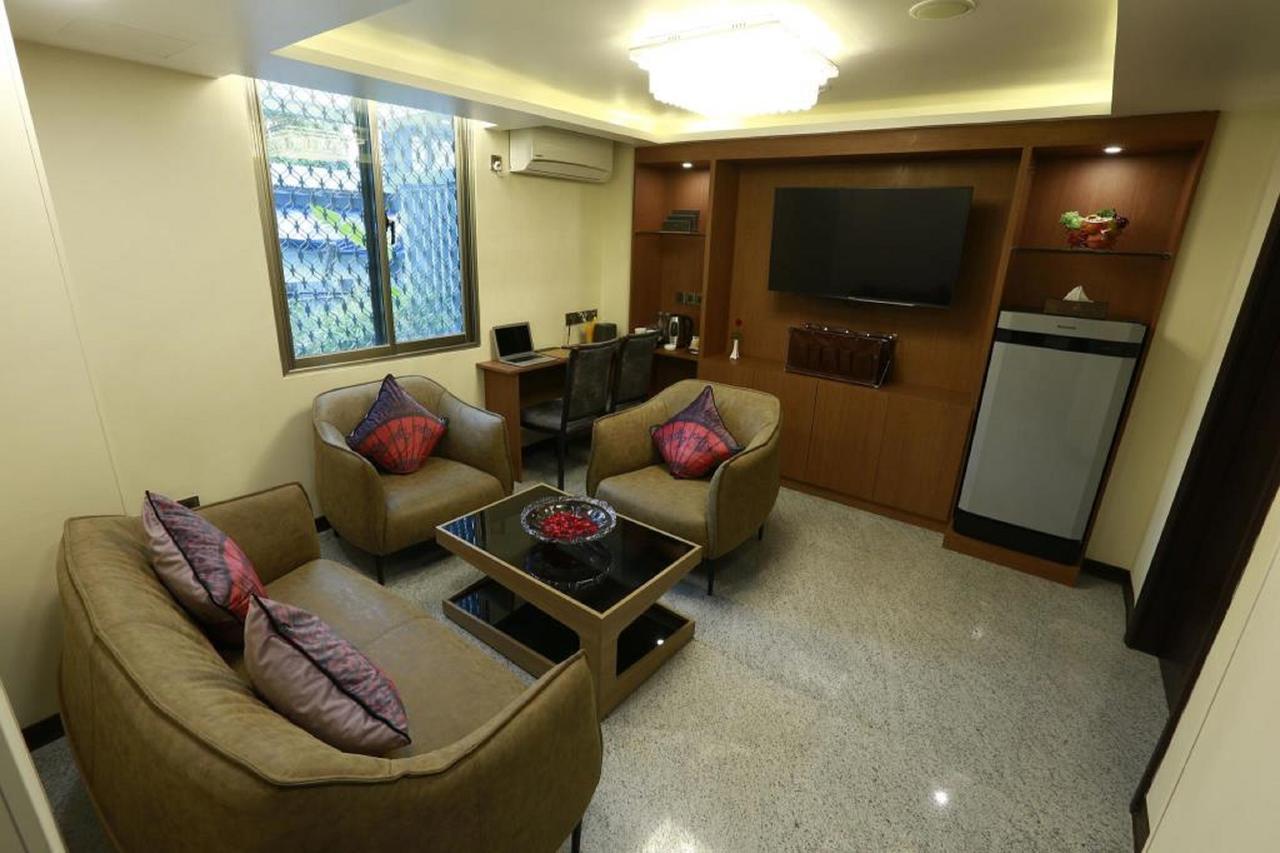 Rose Palace Hotel Yangon Luaran gambar
